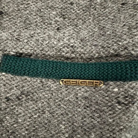 Vintage Geiger Womens Gray 100% Wool Christmas Theme Cardigan Jacket Sz 54 - Picture 2 of 9